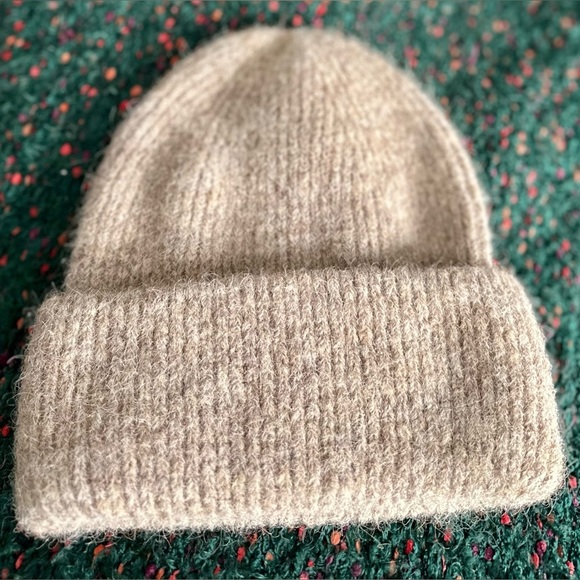 ?HAT ATTACK??NWOT?Eco Cuff Beanie in Taupe main image 10